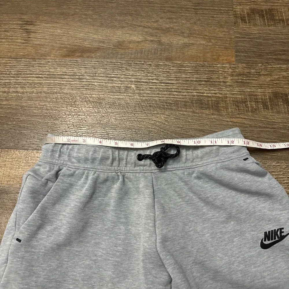 Nike Shorts Youth Large Gray Tech Fleece Athletic Basketball Baseball DA0826-063